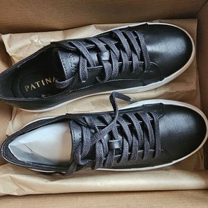 Portland Leather Goods Sneakers Black color
